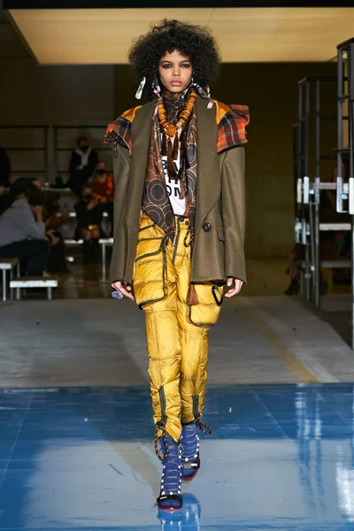 Look 27